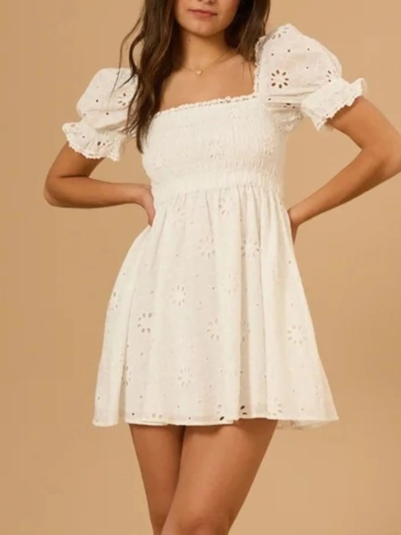 Emily - Minivestido con manga abullonada y espalda descubierta
