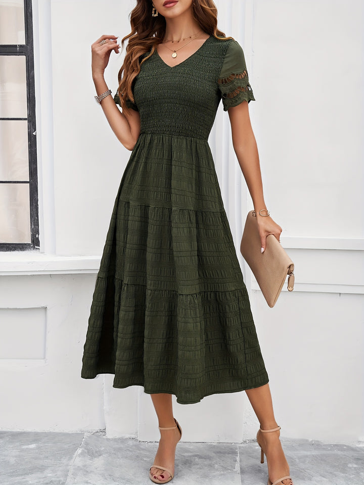 Theodora - Elegante vestido largo de encaje de manga corta y corte en A
