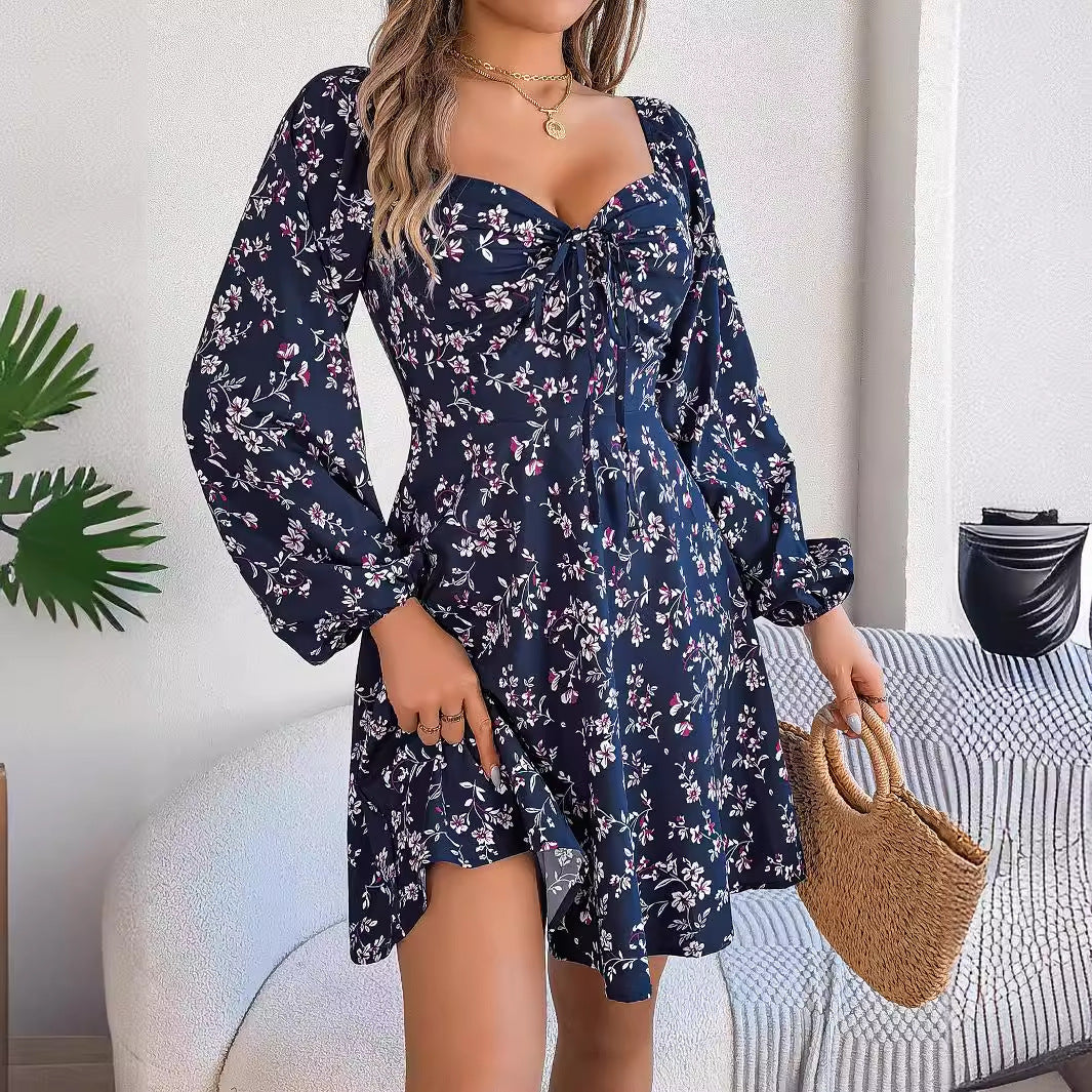 Esmeralda - Elegante minivestido floral de manga larga con farolillo