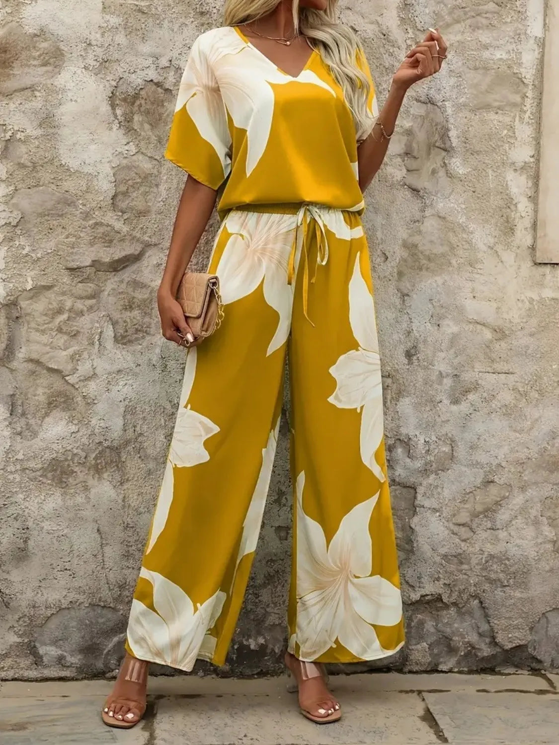 Estelle - Elegante conjunto de blusa con escote en V y pantalón de pierna ancha con estampado floral para mujer