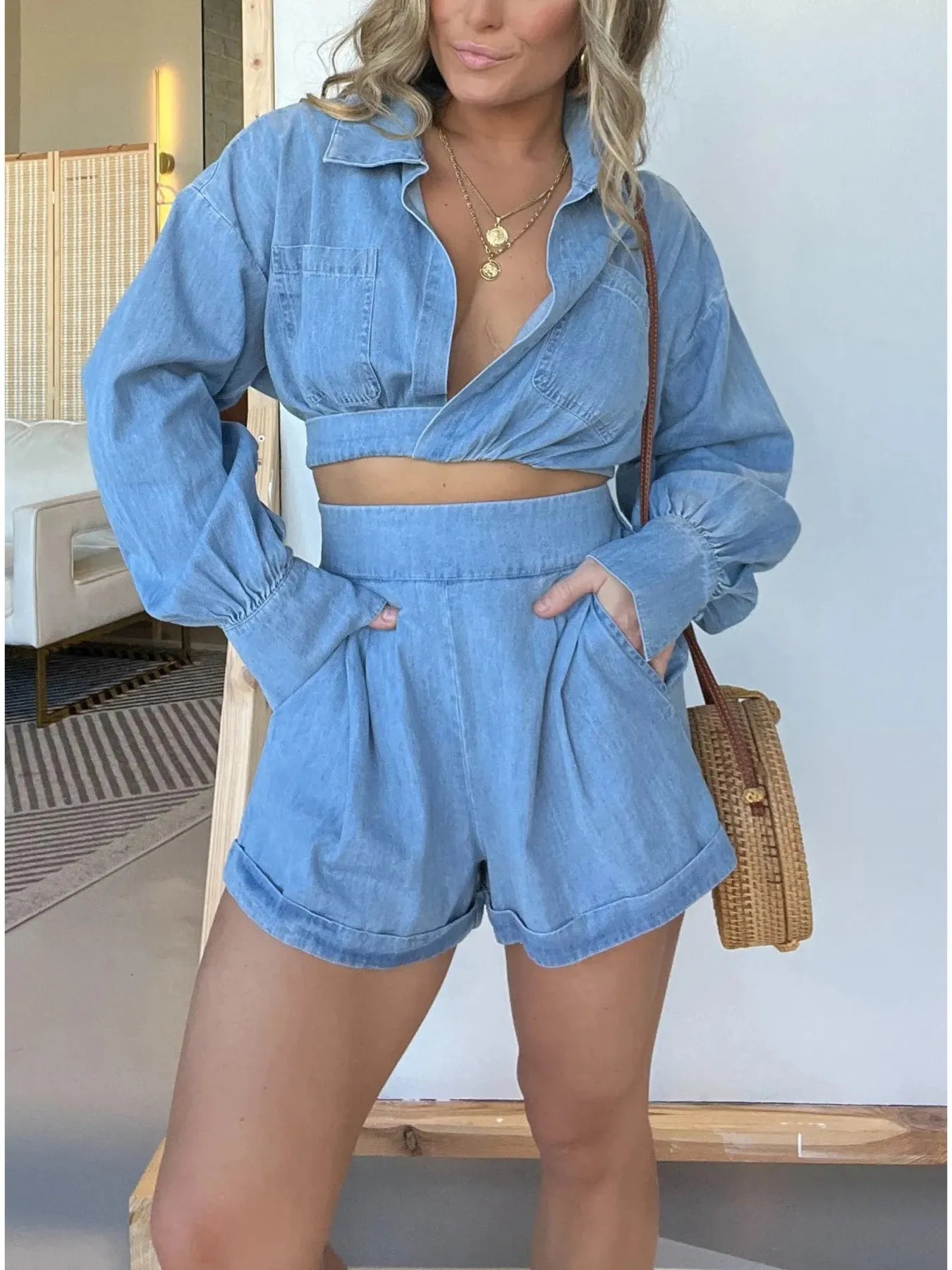 Nyla - Elegante conjunto de camiseta vaquera de manga larga y pantalón corto