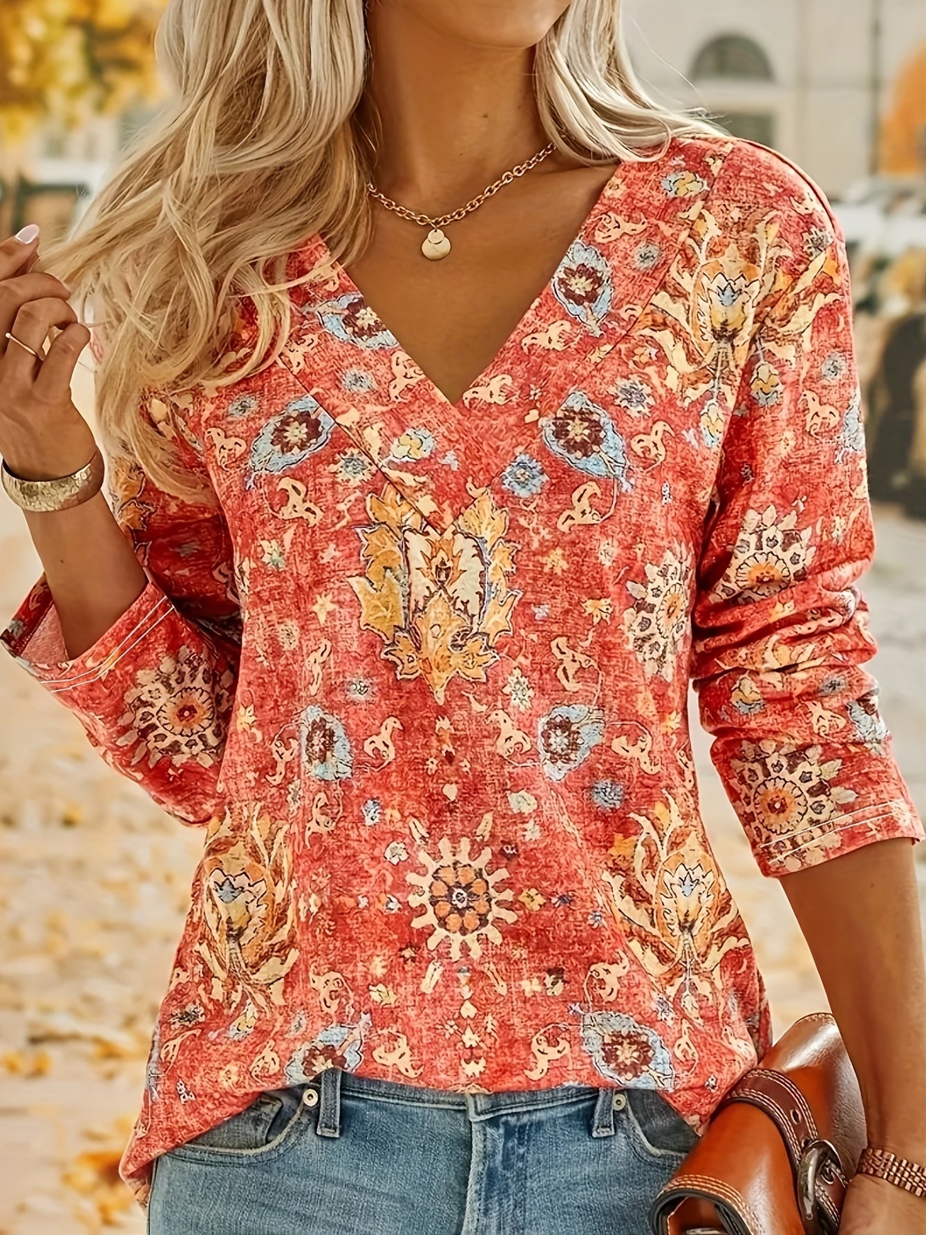 Rosaly - Elegante blusa de manga larga con estampado bohemio y cuello de pico