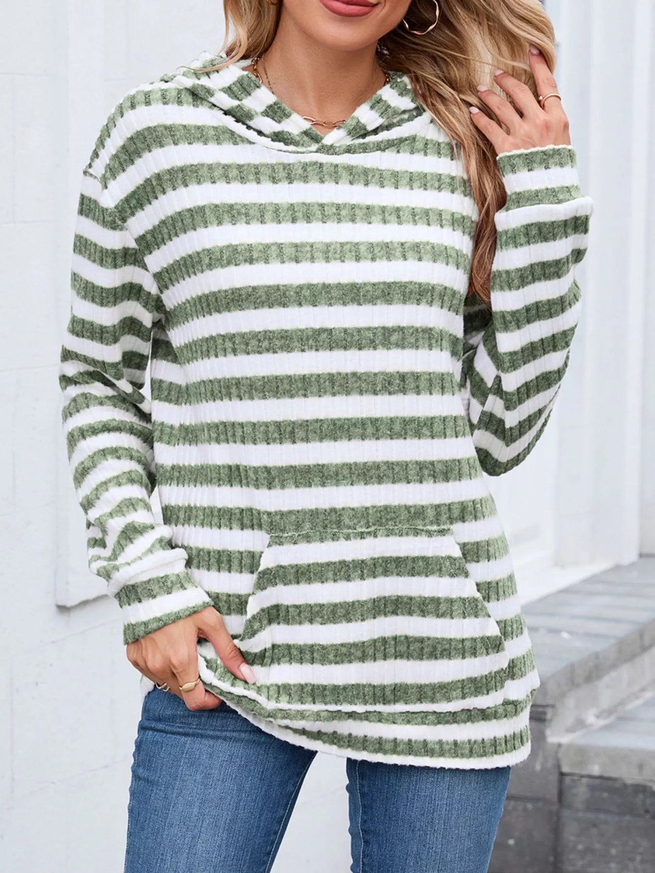 Yasmila - Elegante jersey cálido de rayas con capucha para mujer