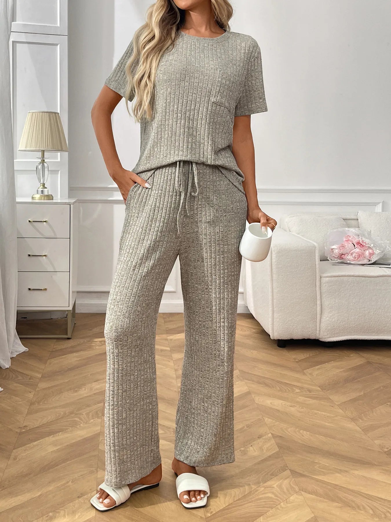 Helene - Elegante conjunto de pantalón y top de manga corta de punto acanalado