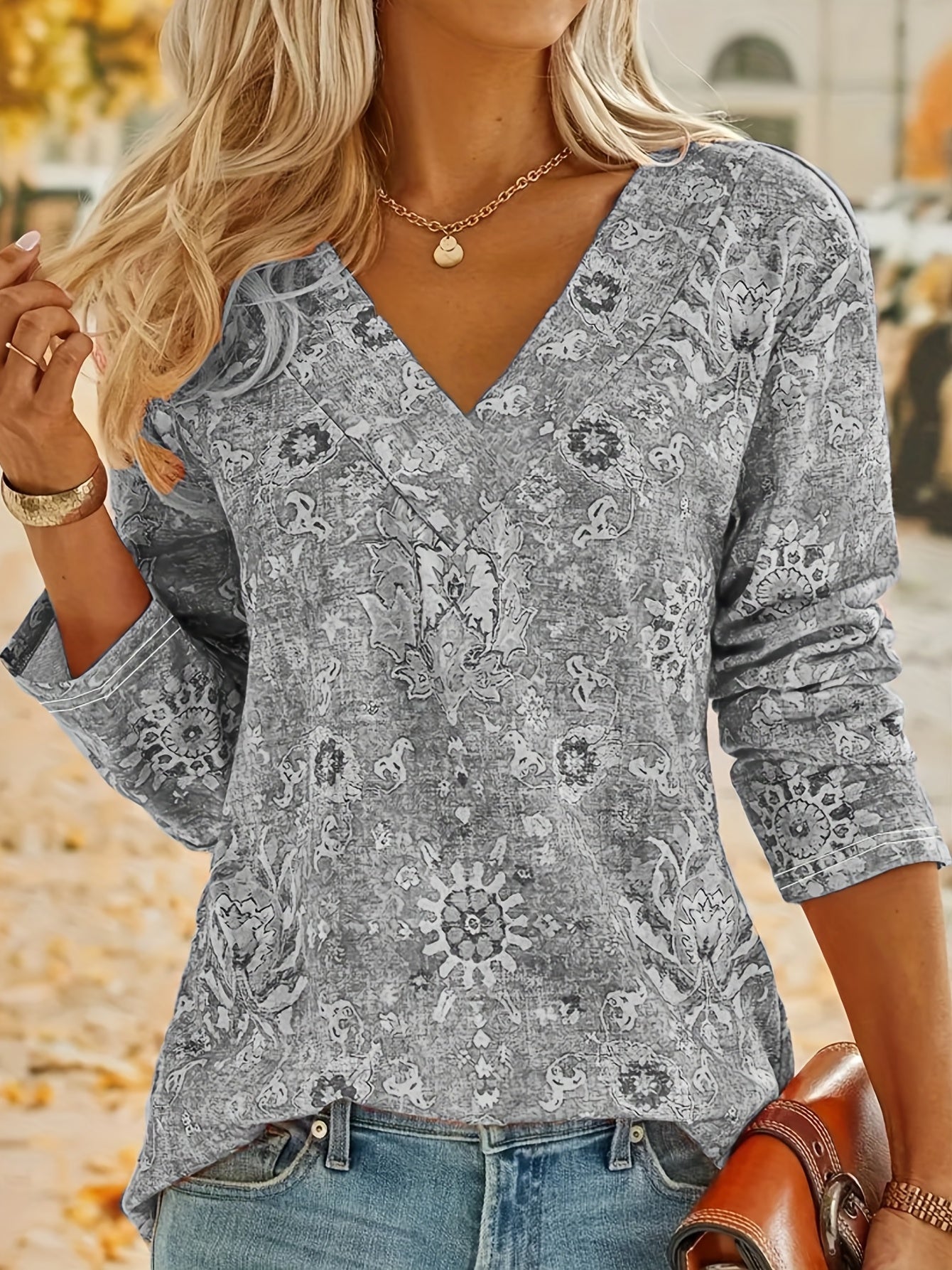 Rosaly - Elegante blusa de manga larga con estampado bohemio y cuello de pico