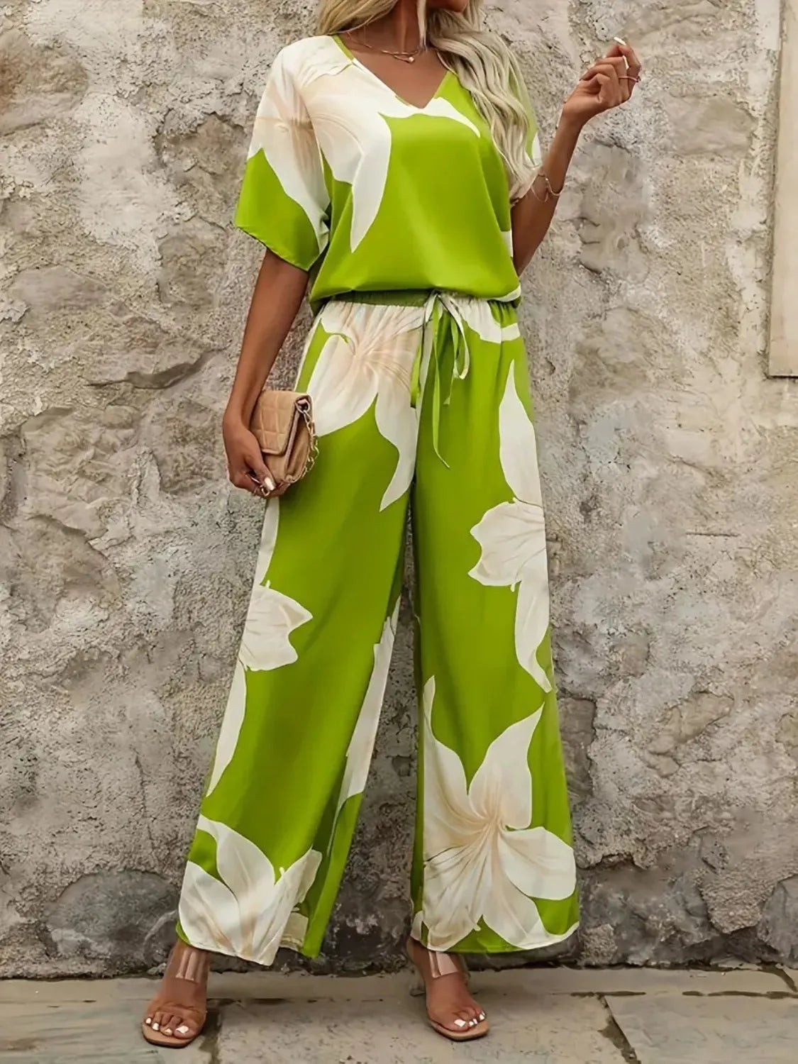 Estelle - Elegante conjunto de blusa con escote en V y pantalón de pierna ancha con estampado floral para mujer