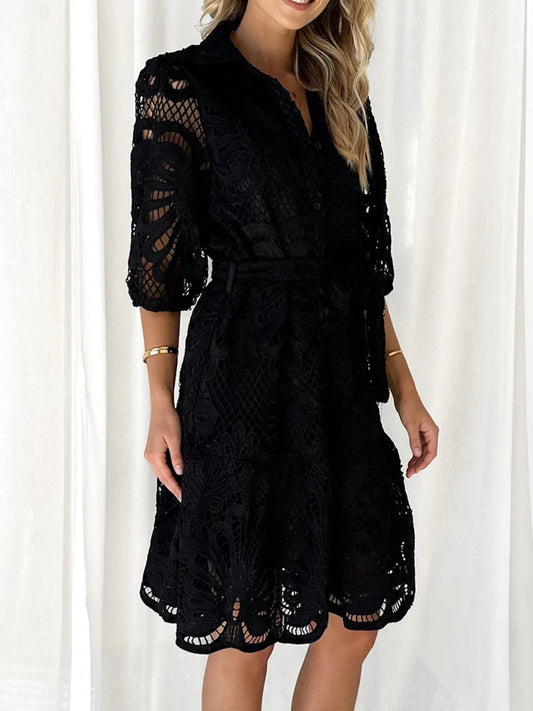Eileen - Elegante mini vestido de encaje con cintura lazada y media manga