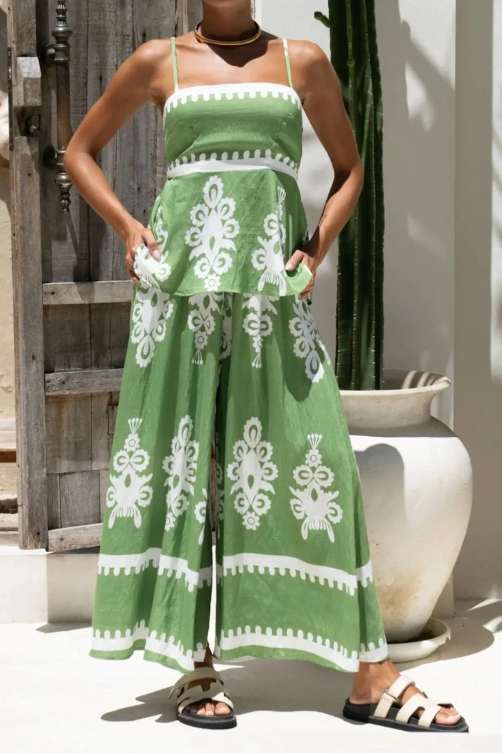 Daniella - Elegante conjunto de top de tirantes sin mangas y pantalón ancho con cuello cuadrado estampado