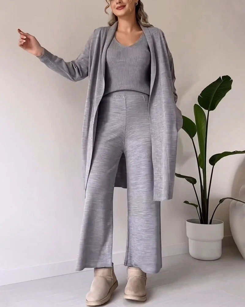Thea - Elegante conjunto de tres piezas de top sin mangas y pantalón con cárdigan suelto