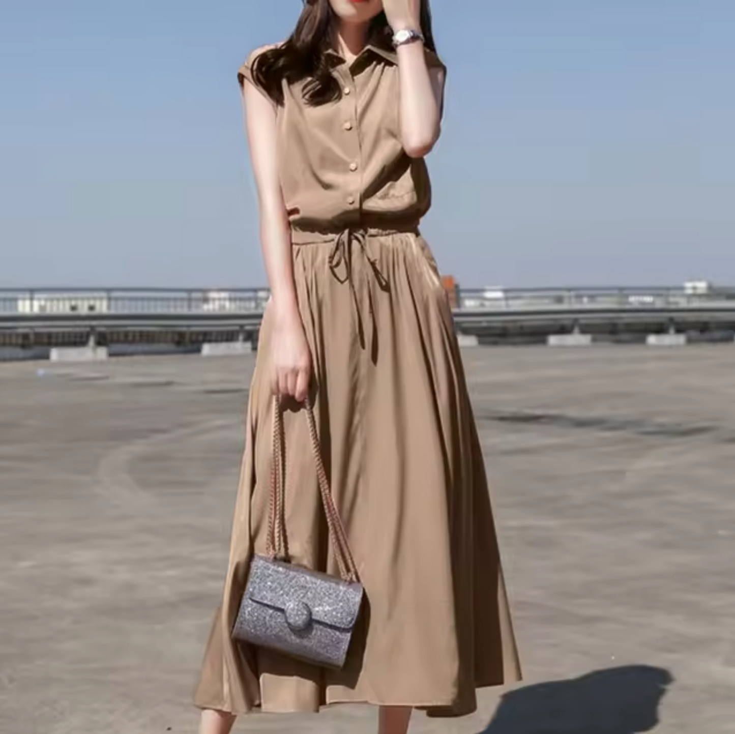 Severina - Elegante Vestido sin Mangas Con Cordón